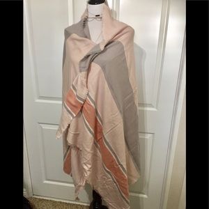 NWOT. Pink and gray shawl/wrap